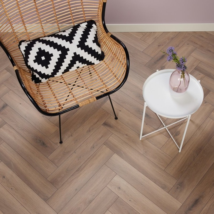 Kronotex Laminaat 8mm visgraat Marquant Eiken Licht Bruin 100-3766 - Afbeelding 4